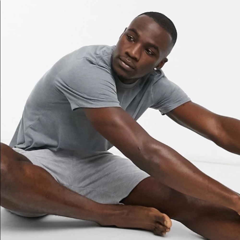 The Nike Tee - Picture 4 of 10